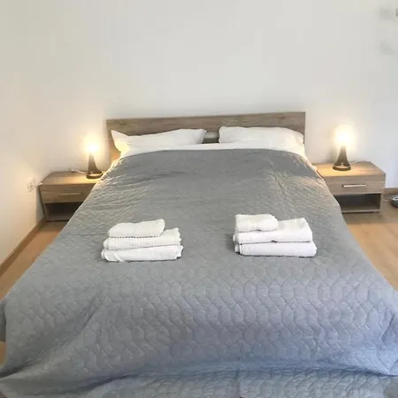 Nick's Apartment-spacious, And Quiet, By Margit Bridge